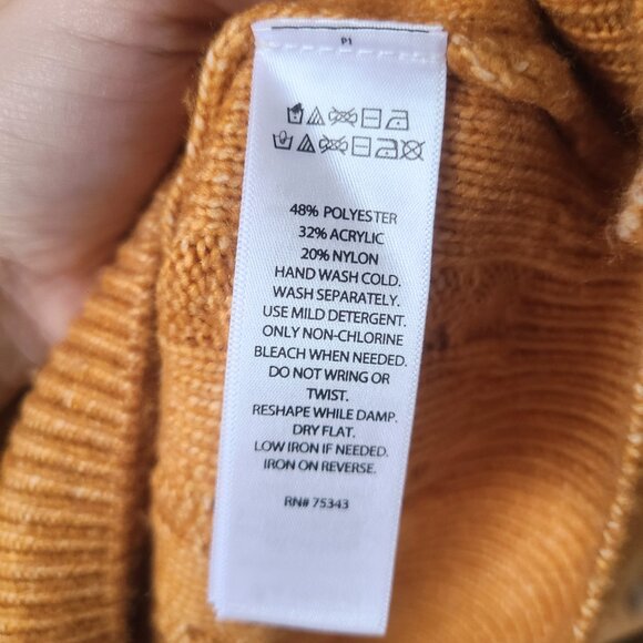 Cupcakes and Cashmere Yellow Cable Knit V-Neck Sweater Vest Women's Size Small - Picture 6 of 7